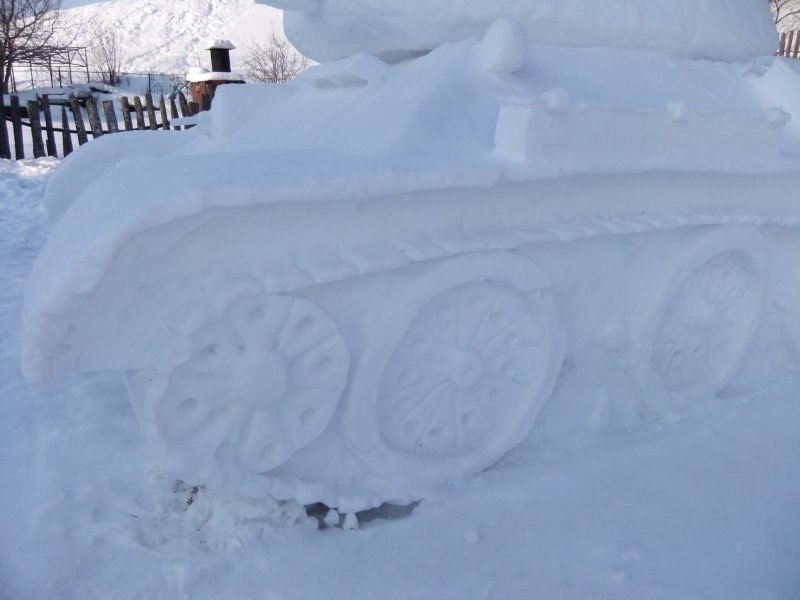 Танк т-34 из снега