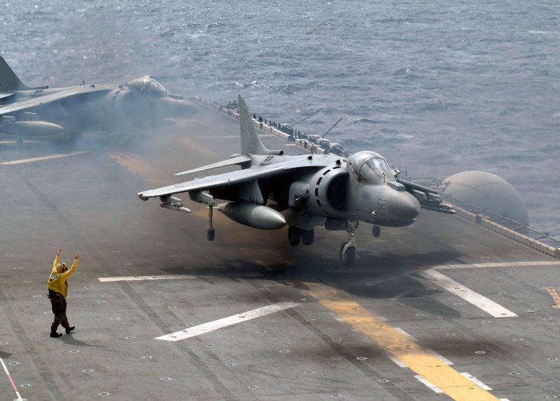 Самолёт Harrier Jump Jet