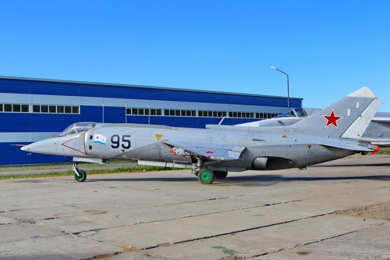 Самолет як-38м