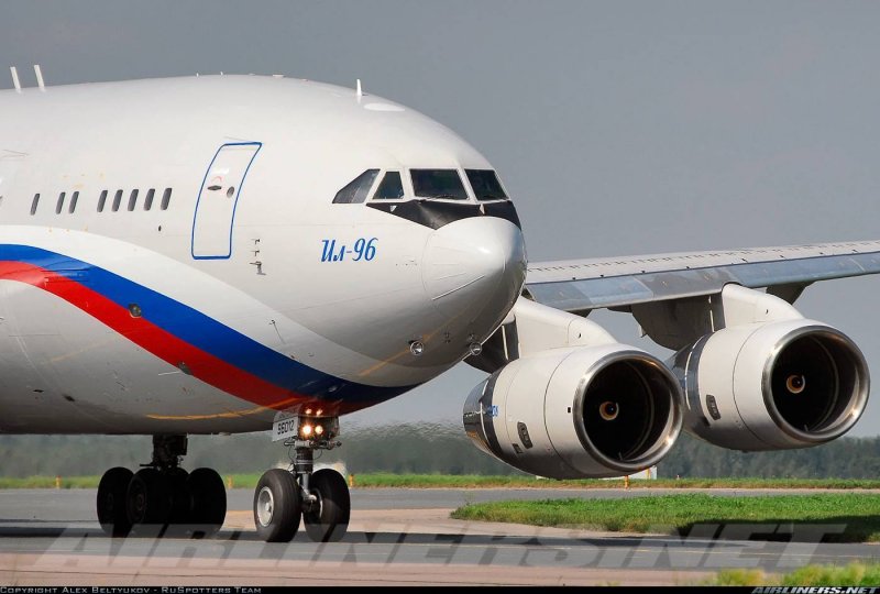Самолёт ил 96 300
