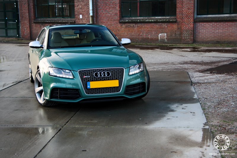 Audi a5 бирюзовый