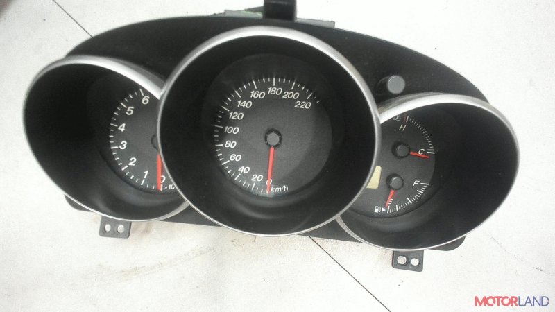 Щиток приборов Mazda protege 1.6