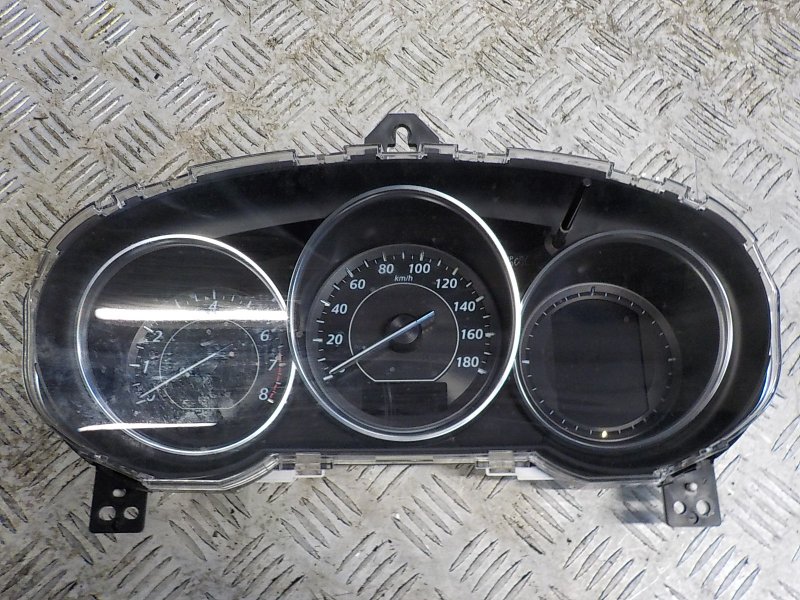 Mazda 323 s 1998 приборная панель
