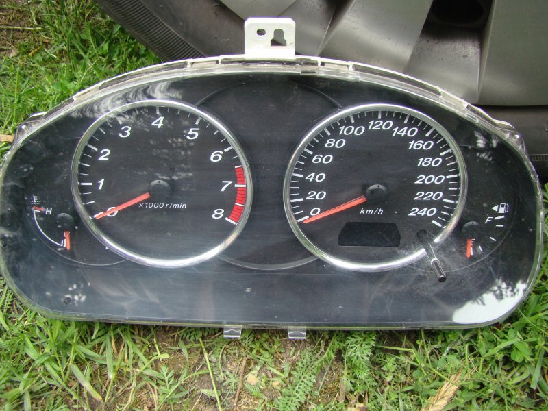 Приборная панель Мазда 3 2006