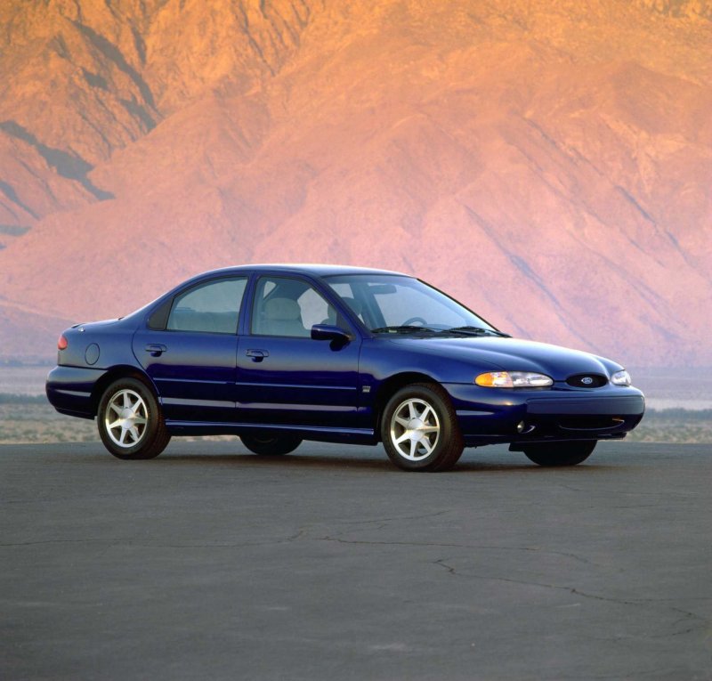Ford Contour седан