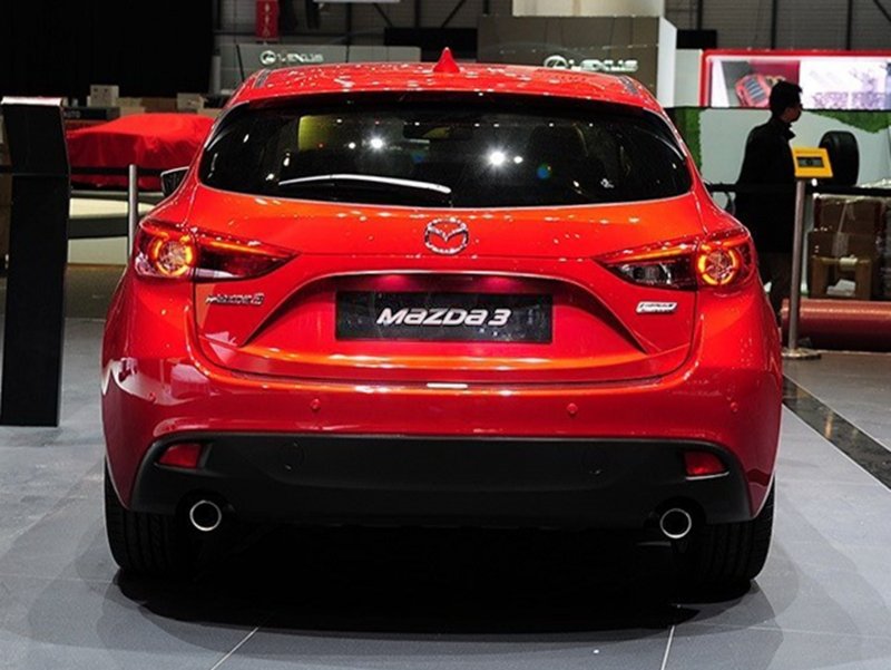 Mazda 3 хэтчбек 2015