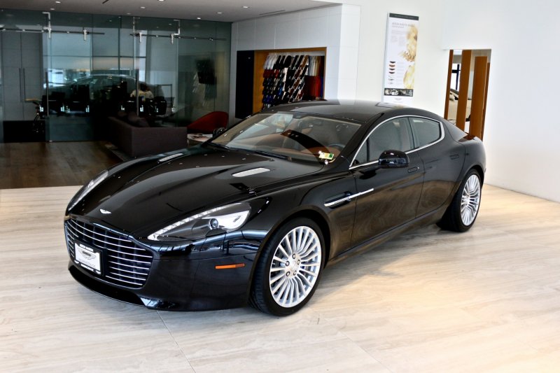 Астон Мартин rapide 2015