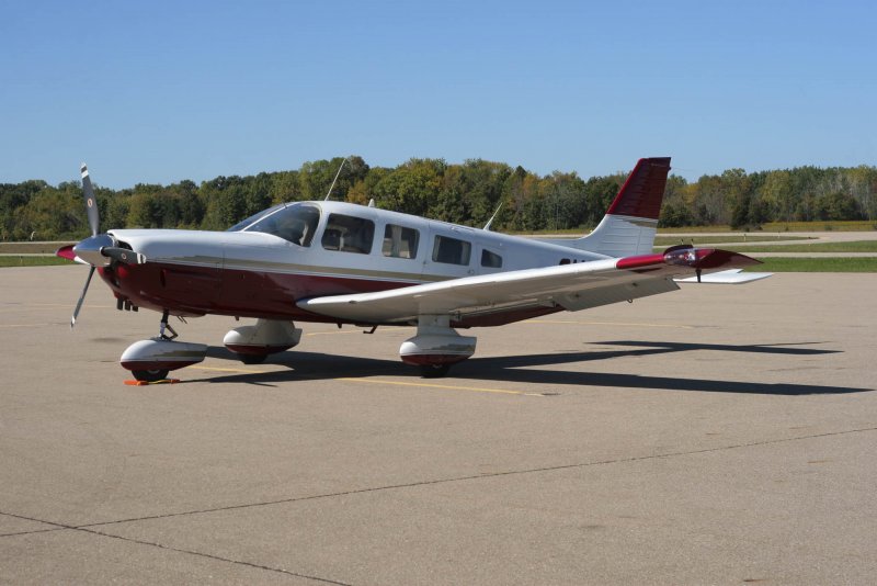 Cessna 182 l посадочные огни
