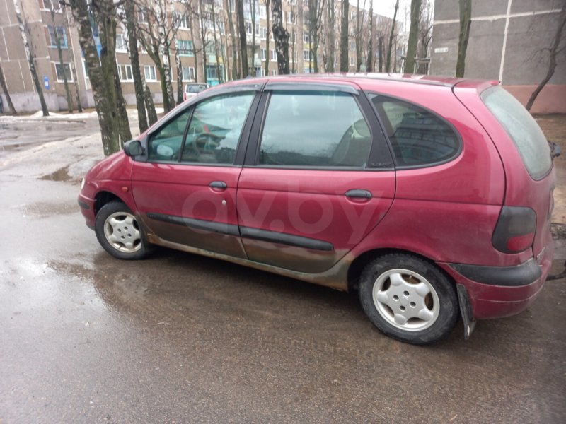 Рено Сценик 1998 года 1.6 багажник