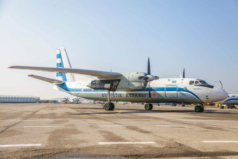 Ту-134 пассажирский самолёт