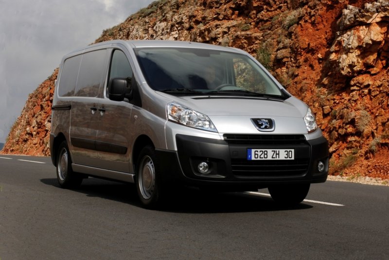 Peugeot Expert 2019 салон