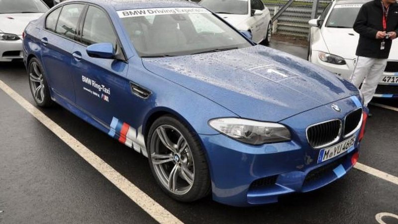 BMW m5 f10 Ring Taxi