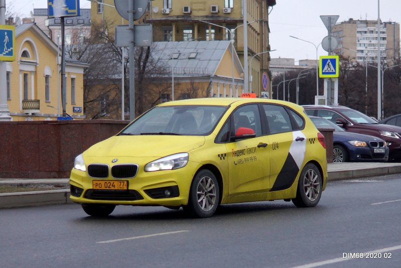 Желтое такси BMW 2 Series РО 020
