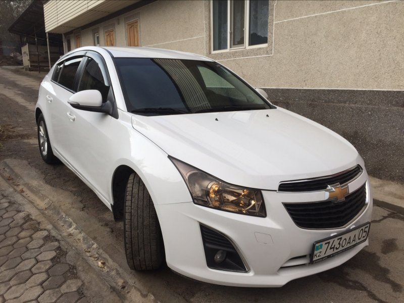 Шевроле Круз 2013 1.8 автомат