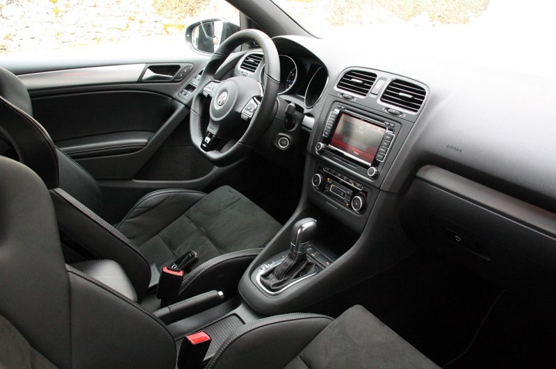 Volkswagen Golf GTI 2012 салон