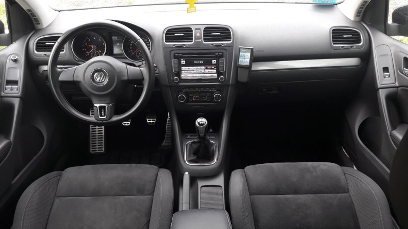 Volkswagen Golf 4 1.6 салон