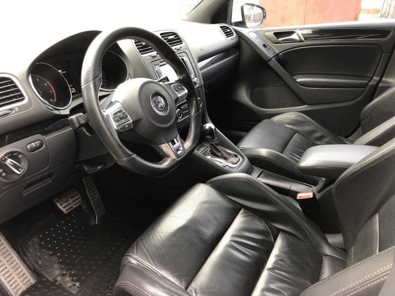 Volkswagen Golf 6 GTI салон