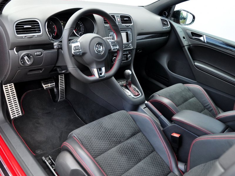 Volkswagen Golf 6 GTI салон