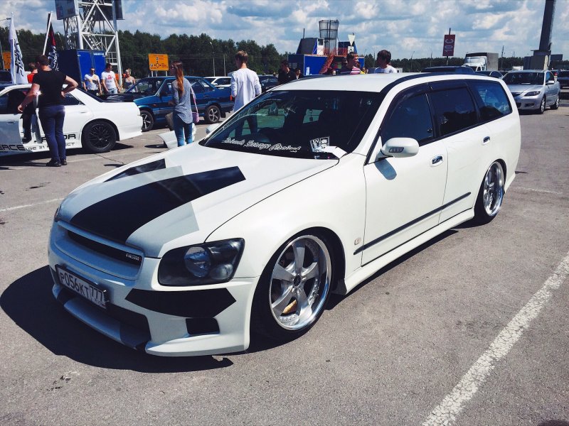 Nissan Stagea m35 GTR