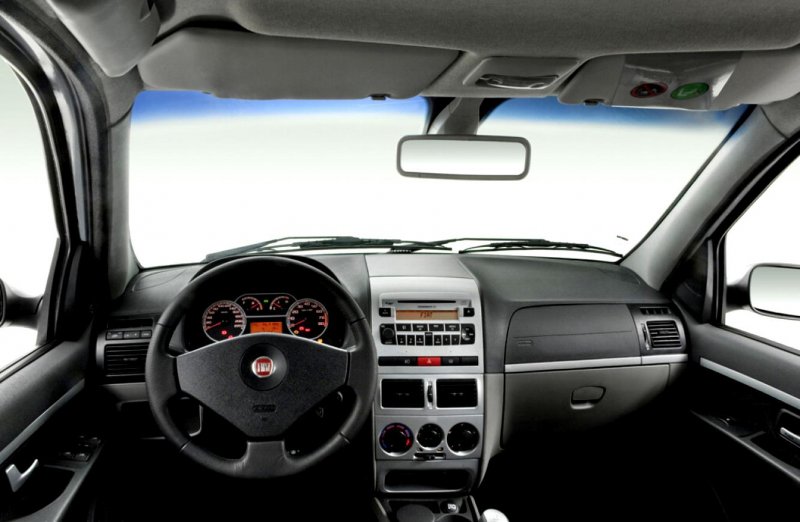 Fiat Albea салон