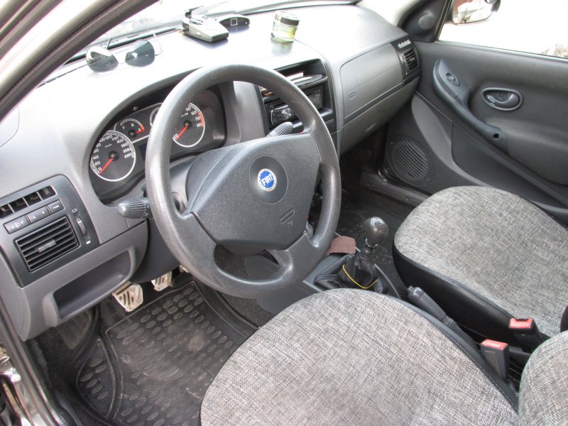 Fiat Albea 1.4 МТ, 2010 салон