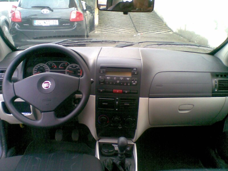 Фиат Альбеа 2007 года салон