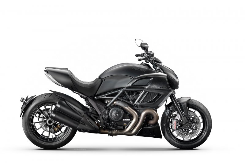 Мотоцикл Ducati Diavel Carbon