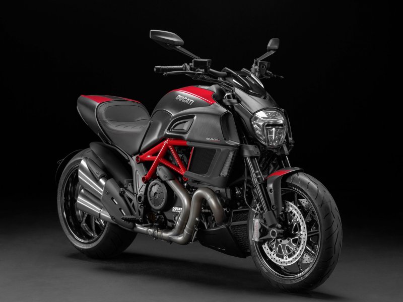 Мотоцикл Ducati Diavel Carbon