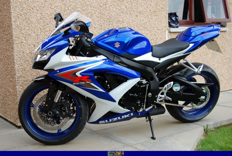 Suzuki GSXR-750 к8