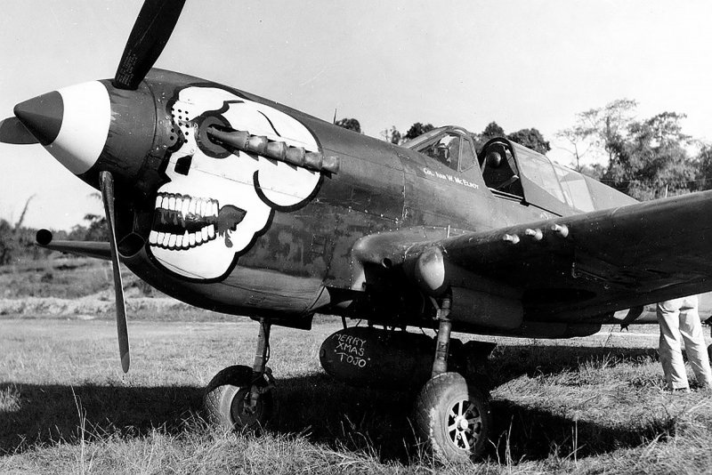 Plane p 40