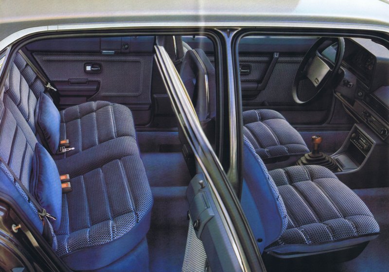 Audi 100 c4 задний ряд