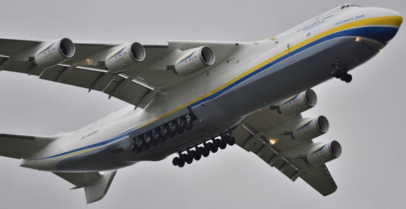 АН-225 Мрия взлет