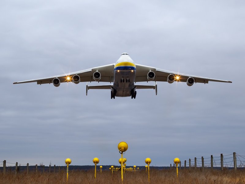 АН 25 Мрия