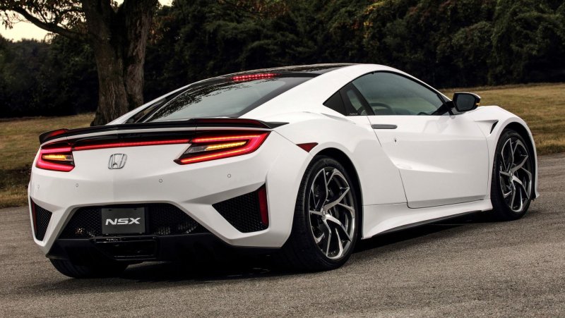 Honda спорткар NSX
