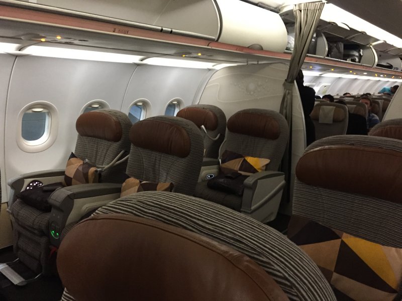 Боинг 777 салон эконом класса