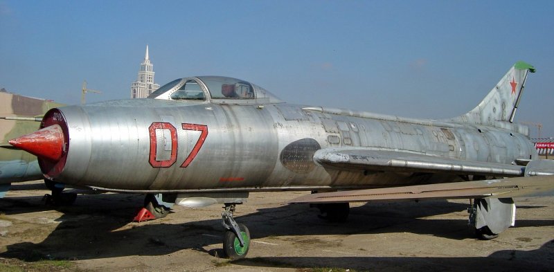 Истребитель-перехватчик Су-9 (т-43)
