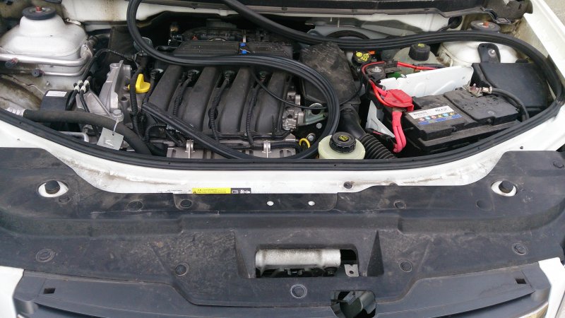 Nissan Almera g15 под капотом