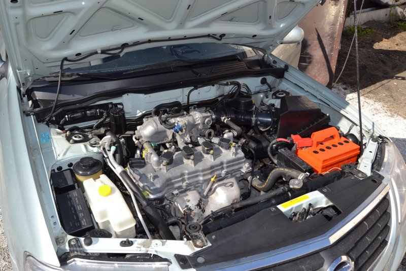 Nissan Almera Classic подкапотное пространство