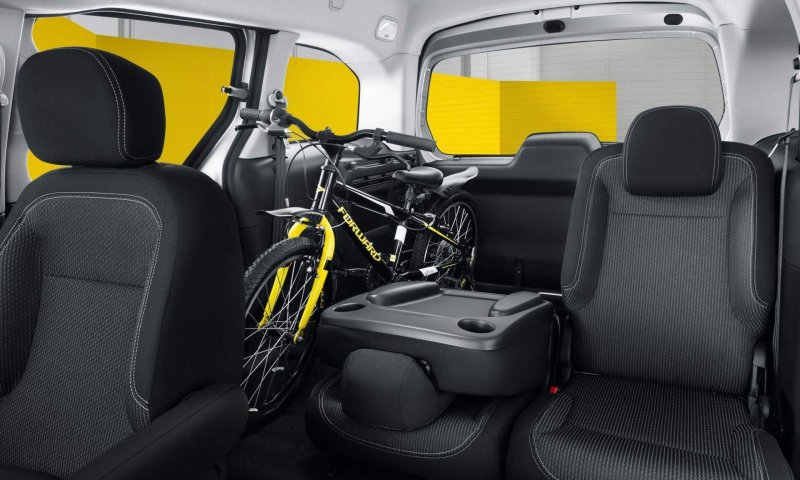 Opel Combo 2007 салон