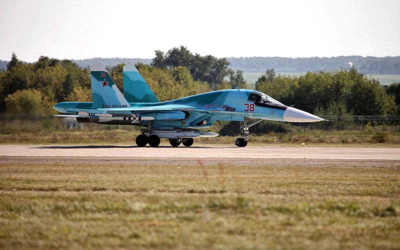 Су-34 бомбардировщик