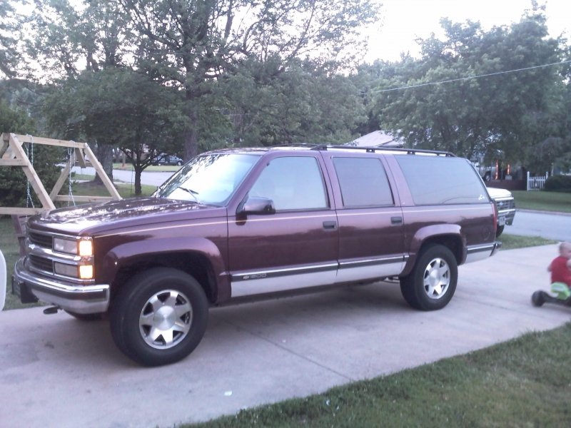 Chevrolet Suburban 9