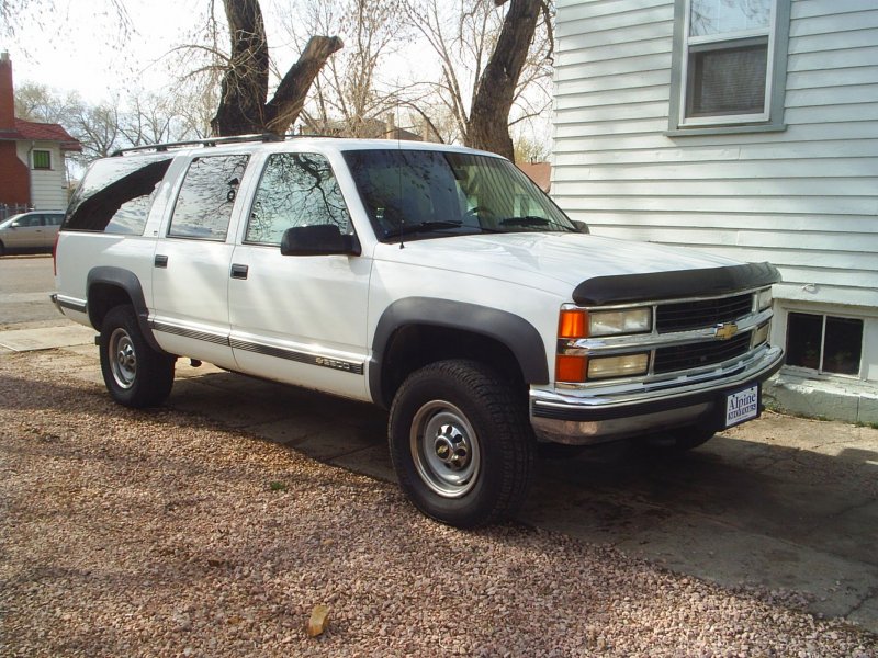 Chevrolet Suburban 2500