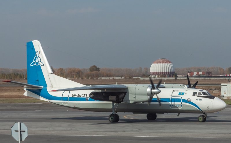 АН 24 пассажирский самолёт ra 47170