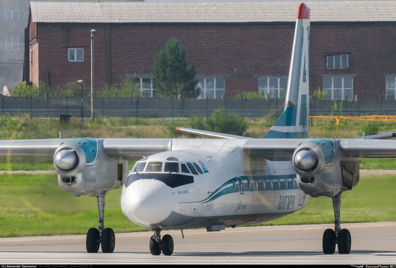 Якутск памятник АН-24