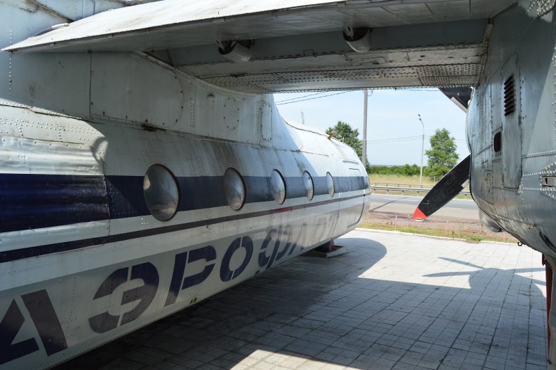 АН-24 остекление