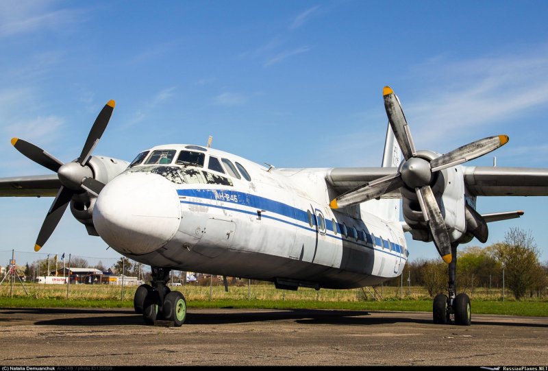 Самолет АН-24 СССР