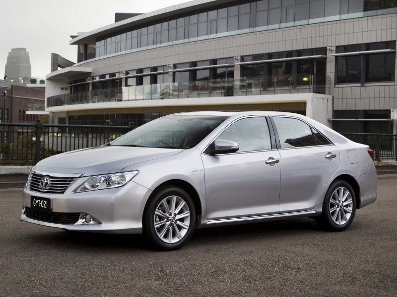 Toyota Camry v50 back