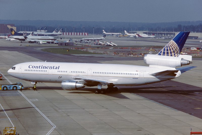 Continental Airlines dc8