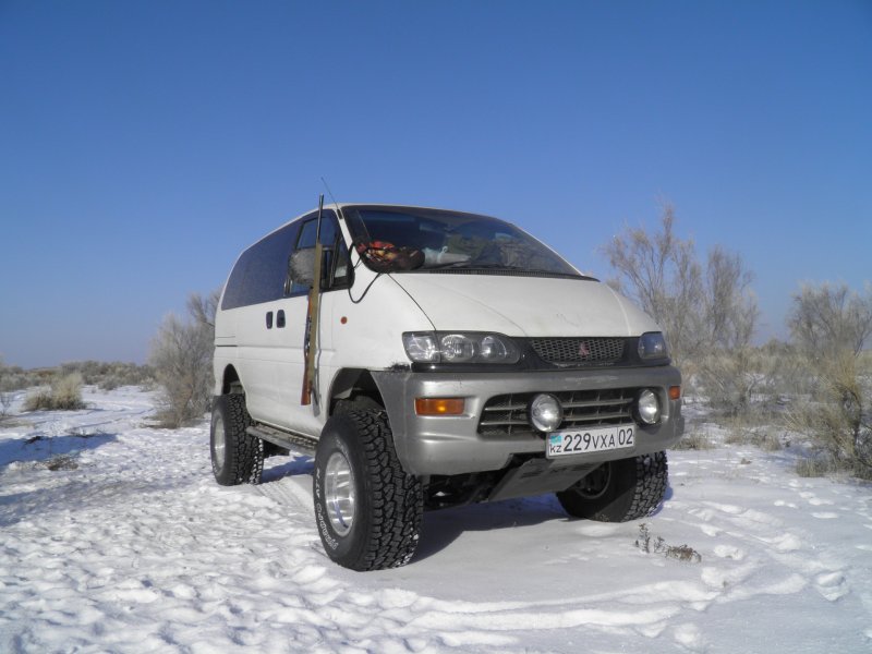 Митсубиси л 400 2000г