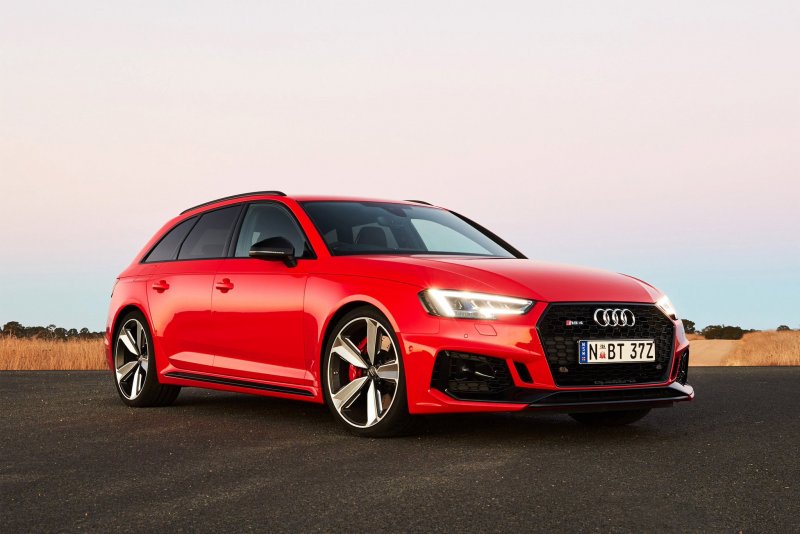 Audi a4 avant универсал